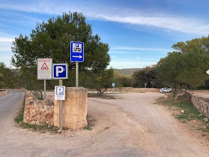 Aparcamiento de autocaravanas y coches de la Vall