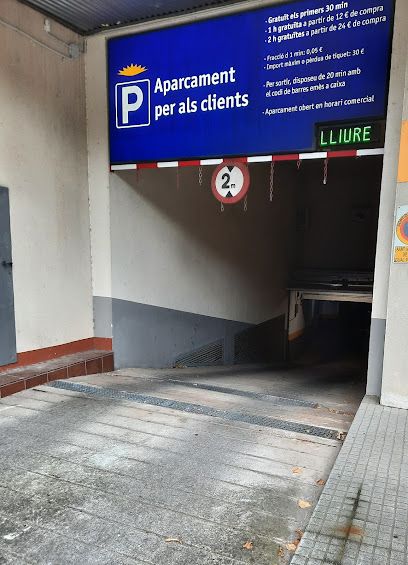 Entrada pàrquing clients Esclàt