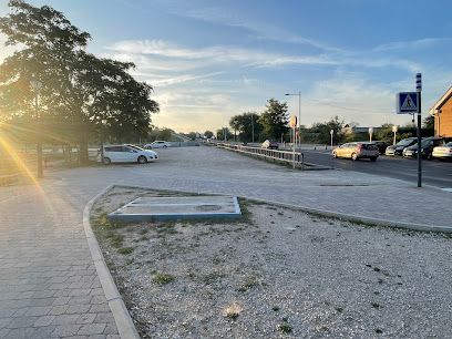 Aparcamiento en el Parque del Nacedero