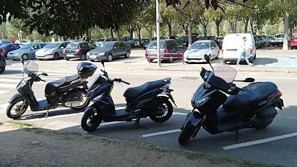 [P] Zona d'aparcament reservada per a motos