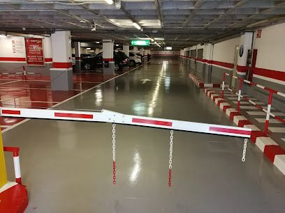 Plaza Parking