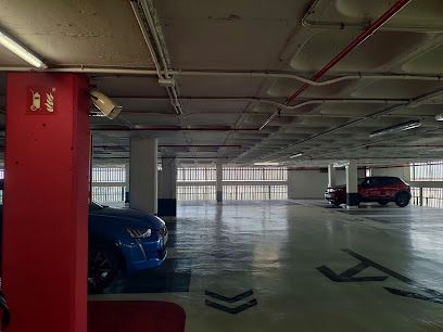 Aparcamientos / Parkhaus Saba