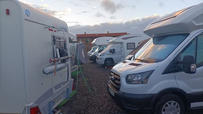 Área de autocaravanas Área Superior Provisional Autocaravanas en C. Flor de Lis, Santa Cruz de Tenerife