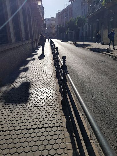 Entrada peatonal al parking de Escuelas Pías