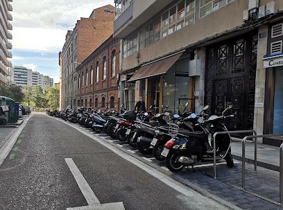 Aparcamiento de motos Veinte de Febrero
