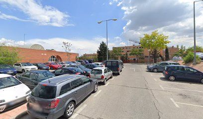 Parking (junto a Centro de Salud Miraflores)