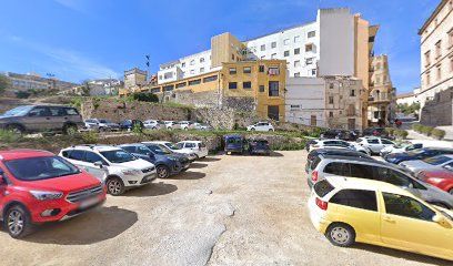 PARKING PÚBLIC. 40 PLACES