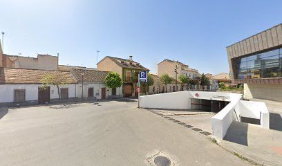 Aparcamiento público Centro Cultural Medina Elvira
