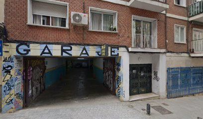 Calle del Meson de Paños, 11 Garage