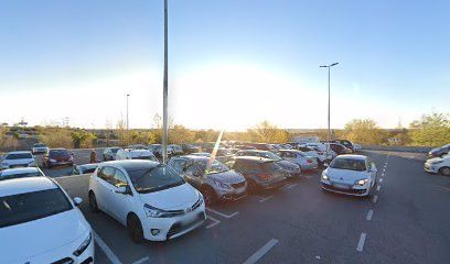 Paseo de Europa, 36 Parking
