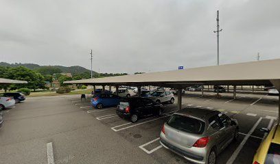 Párking del Centro Comercial Carrefour El Alisal